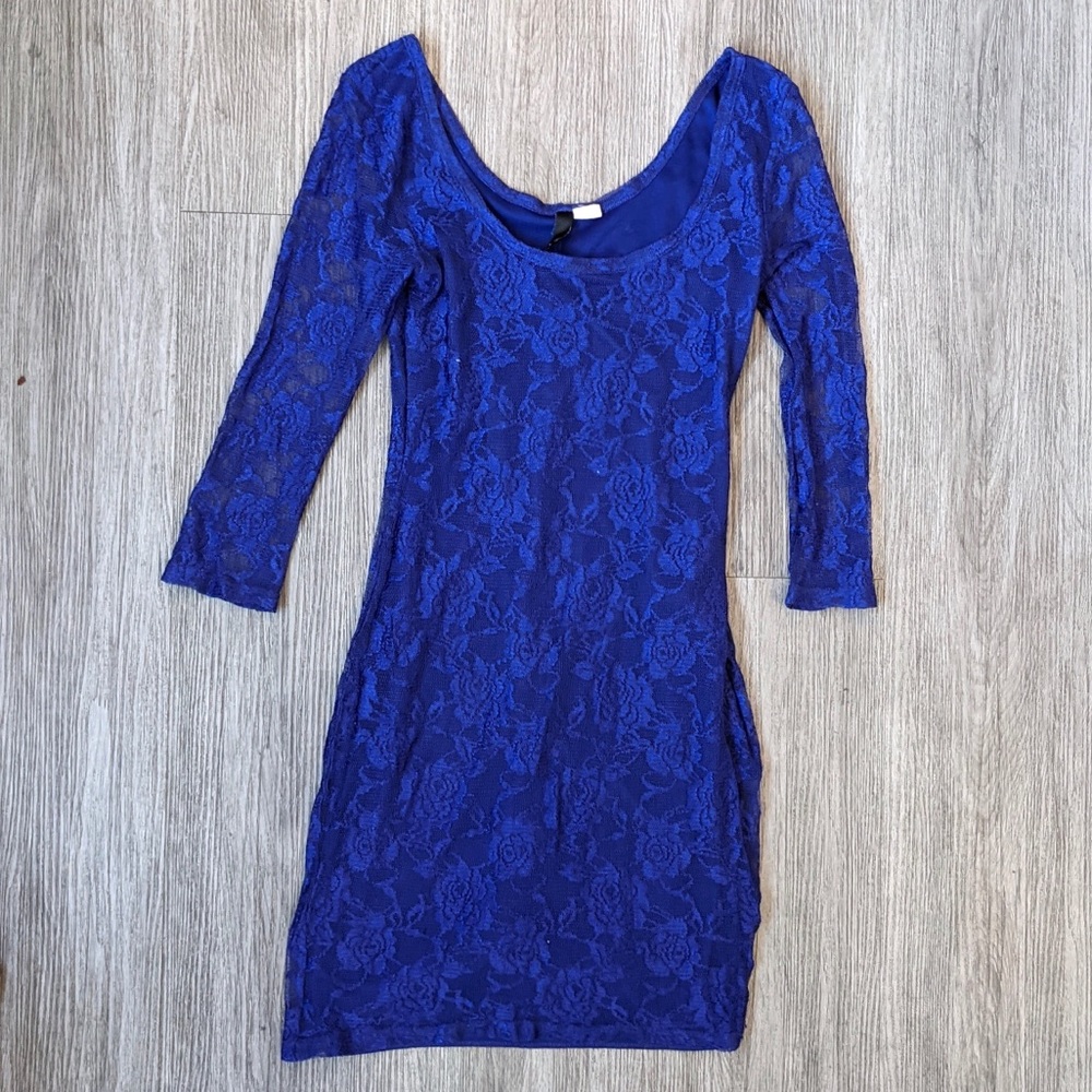💖 H&M Bodycon purple lace dress